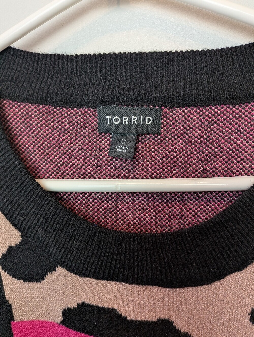 TORRID Plus Size Women Sweater Crewneck Size 0 = Size 12 Or Large Zebra Leopard - Picture 6 of 15